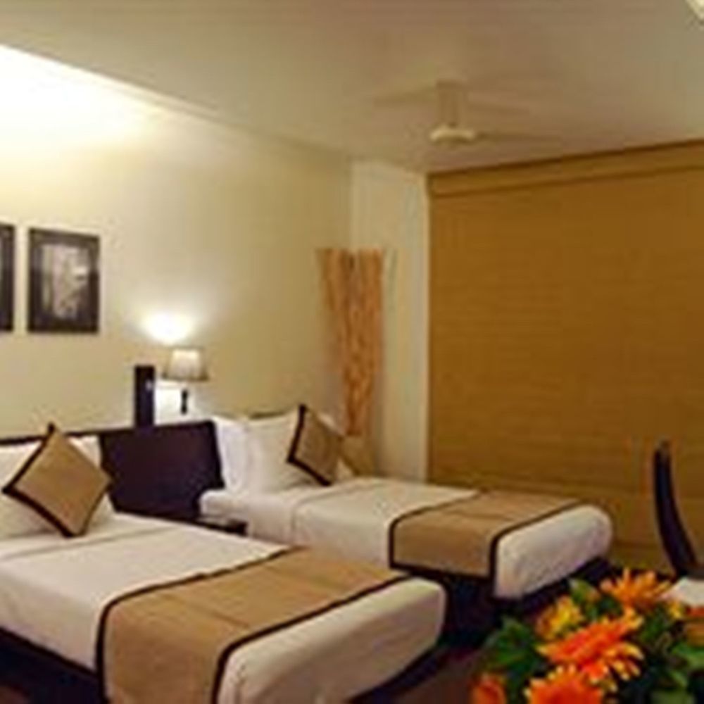 Rpj Hotel Rajkot Exterior foto