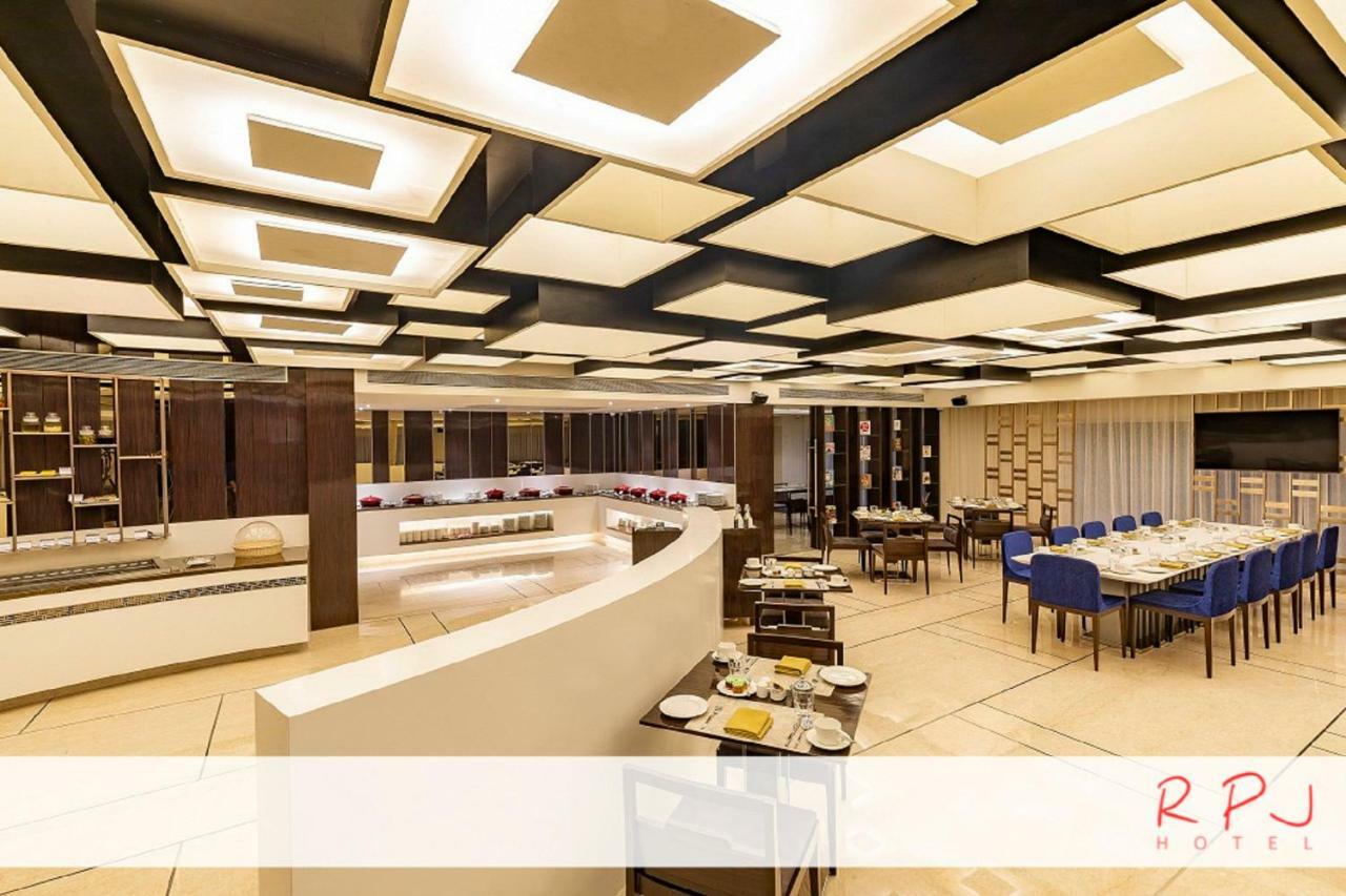 Rpj Hotel Rajkot Exterior foto